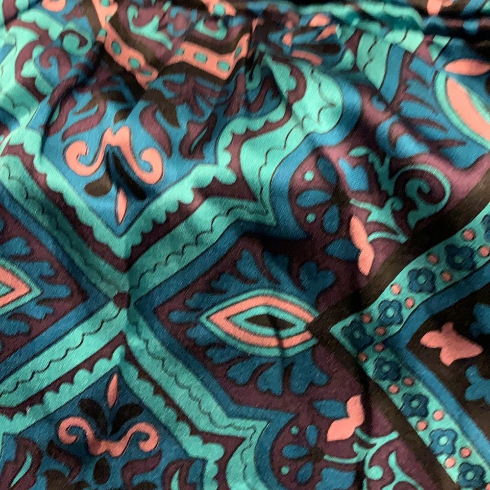 Turquoise patterned top - Picture 3 of 4